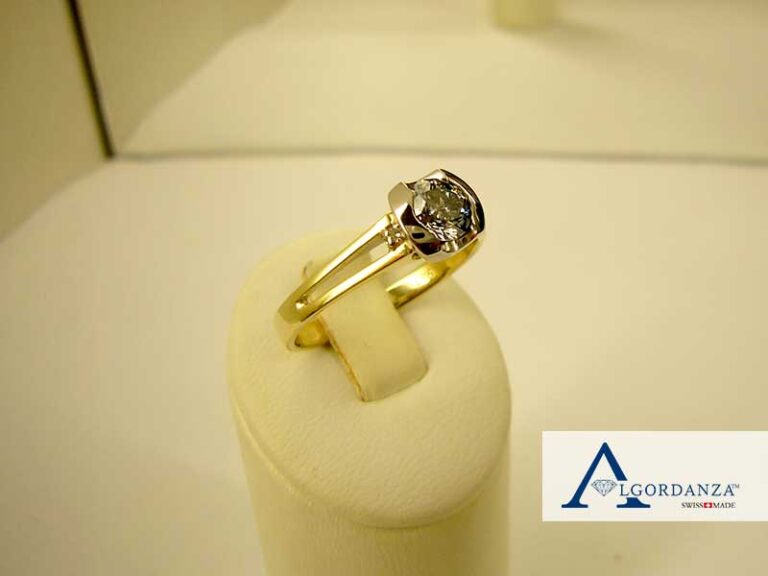 Brilliant Ash Diamond Gold Ring